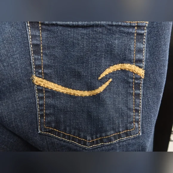 Signature by Levi Strauss Women's Straight Leg Jeans - Dark Blue - Picture 8 of 10